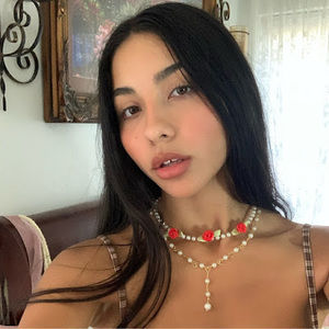 Meet your Posher, Esmeralda